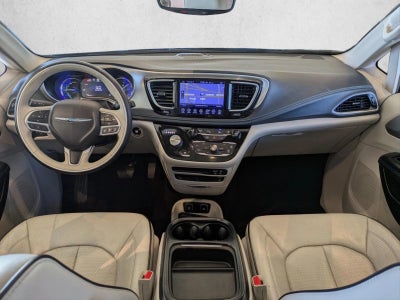 2017 Chrysler Pacifica Hybrid Platinum FWD