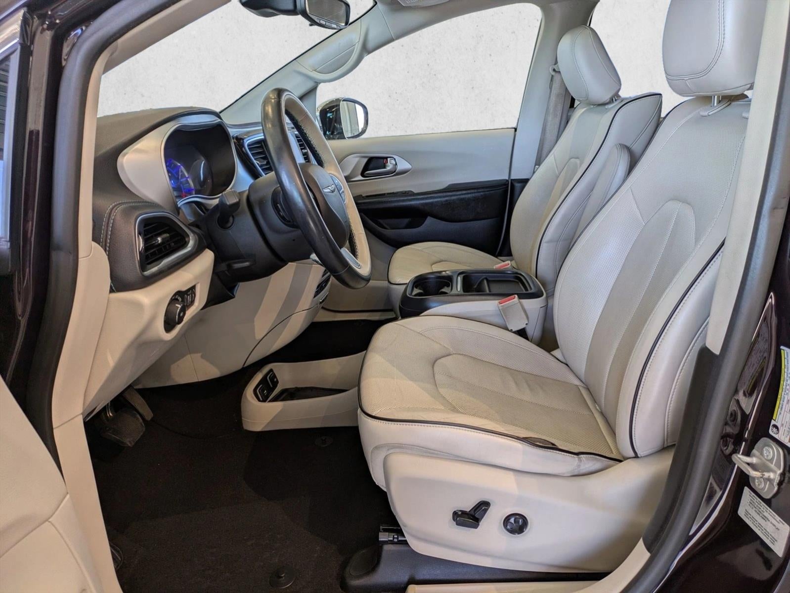 2017 Chrysler Pacifica Hybrid Platinum FWD