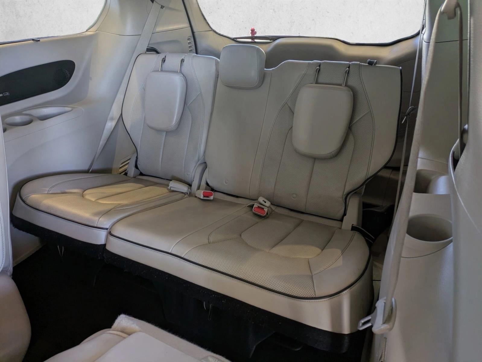 2017 Chrysler Pacifica Hybrid Platinum FWD