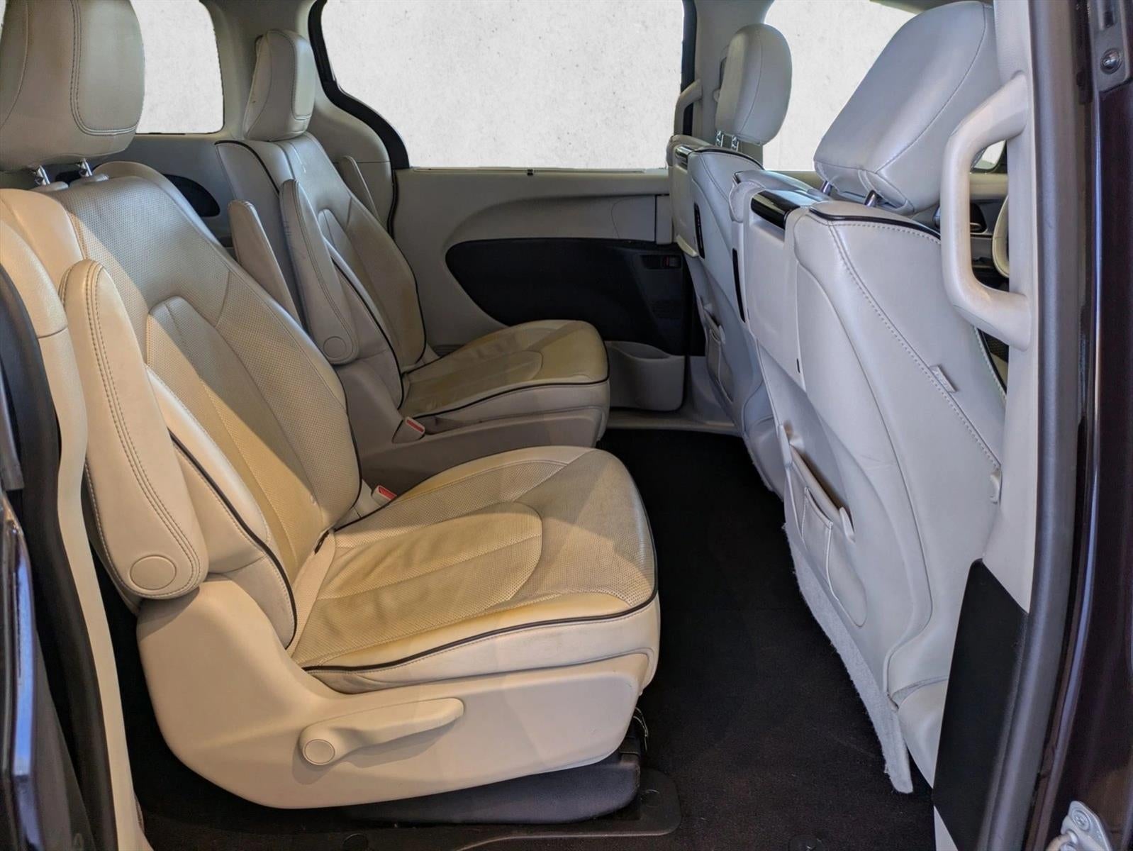 2017 Chrysler Pacifica Hybrid Platinum FWD