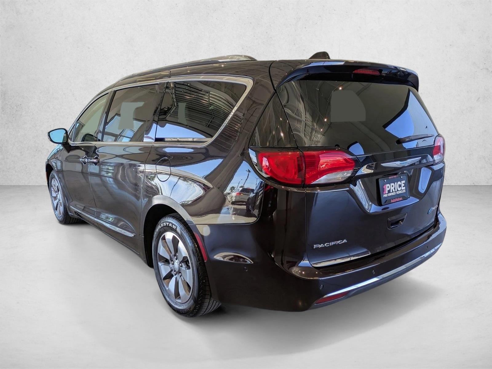 2017 Chrysler Pacifica Hybrid Platinum FWD