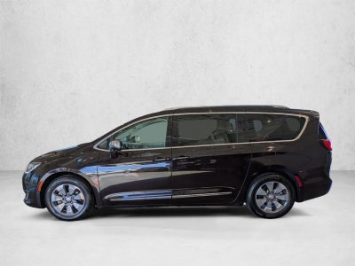 2017 Chrysler Pacifica Hybrid Platinum FWD