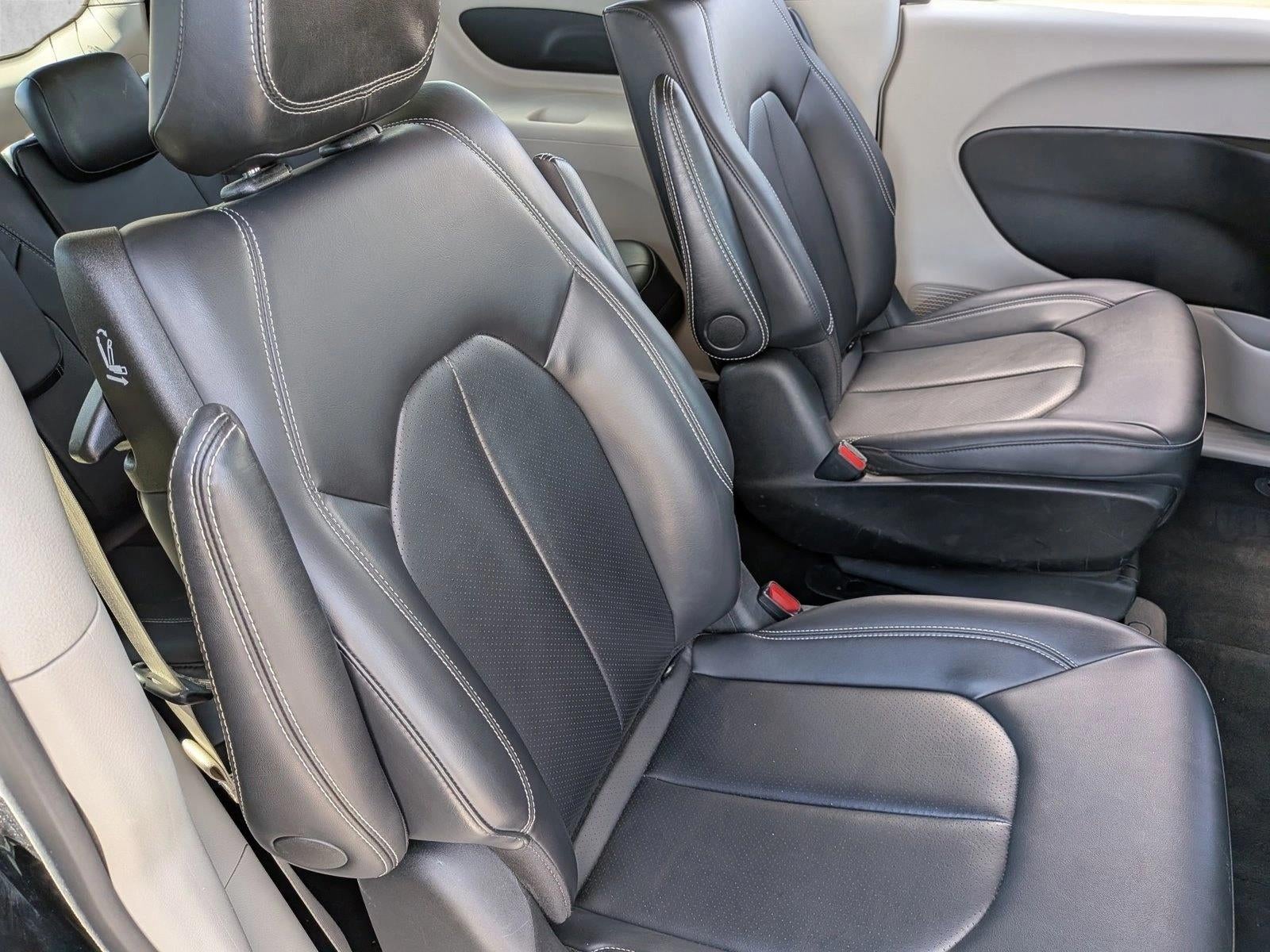 2024 Chrysler Pacifica Hybrid Select FWD