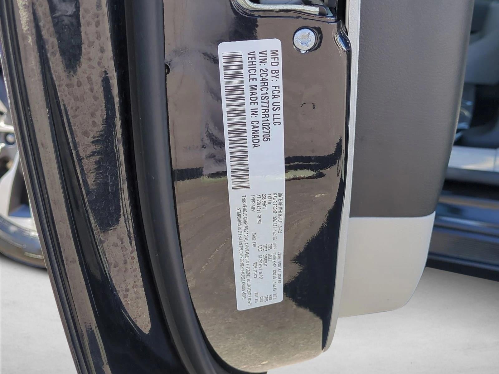 2024 Chrysler Pacifica Hybrid Select FWD