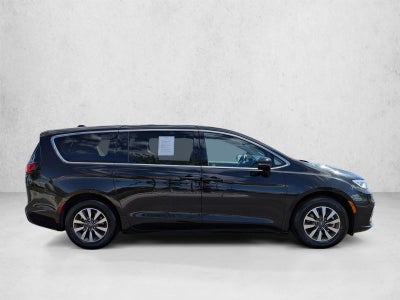 2024 Chrysler Pacifica Hybrid Select FWD