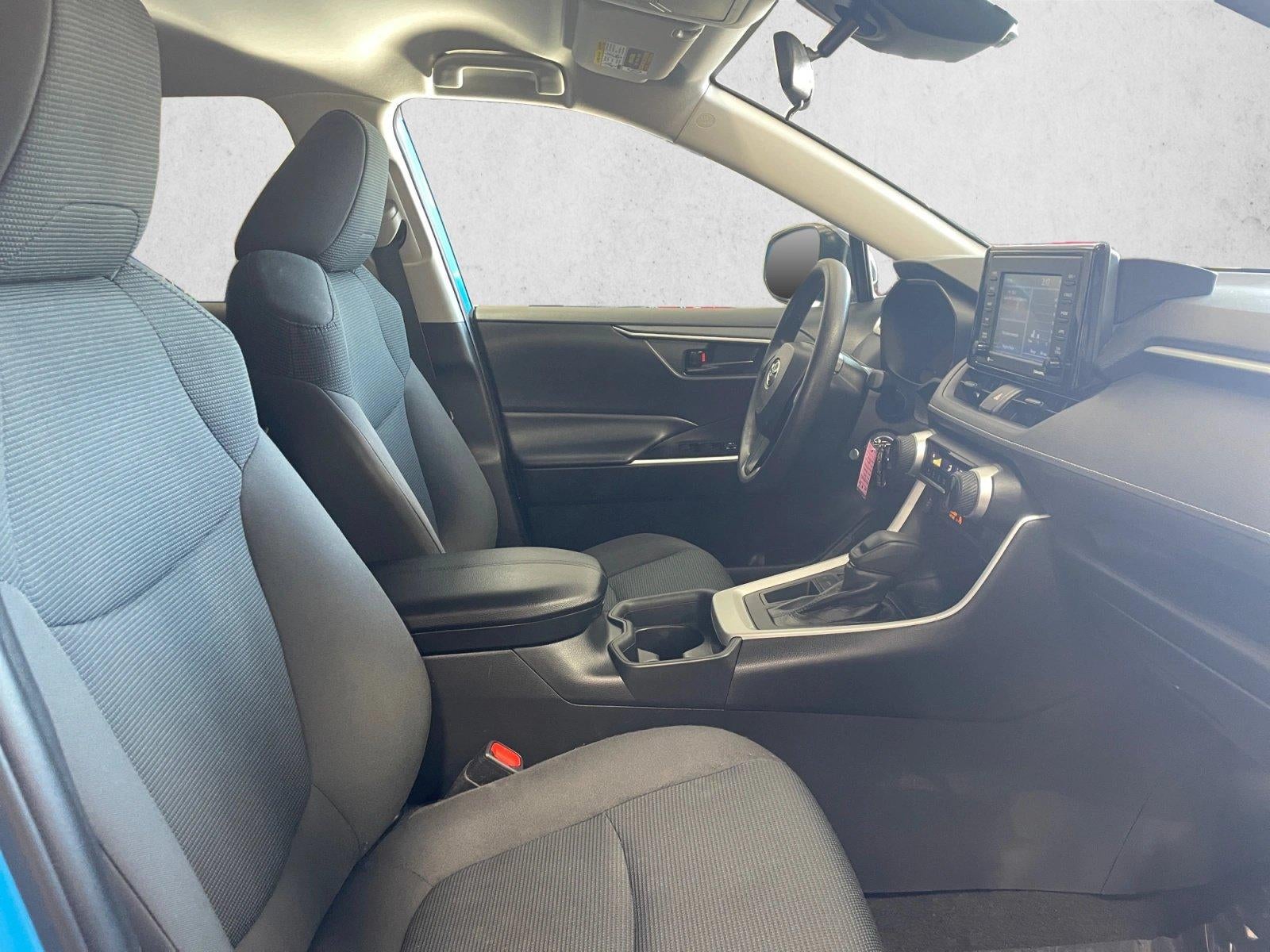 2021 Toyota RAV4 LE FWD (Natl)