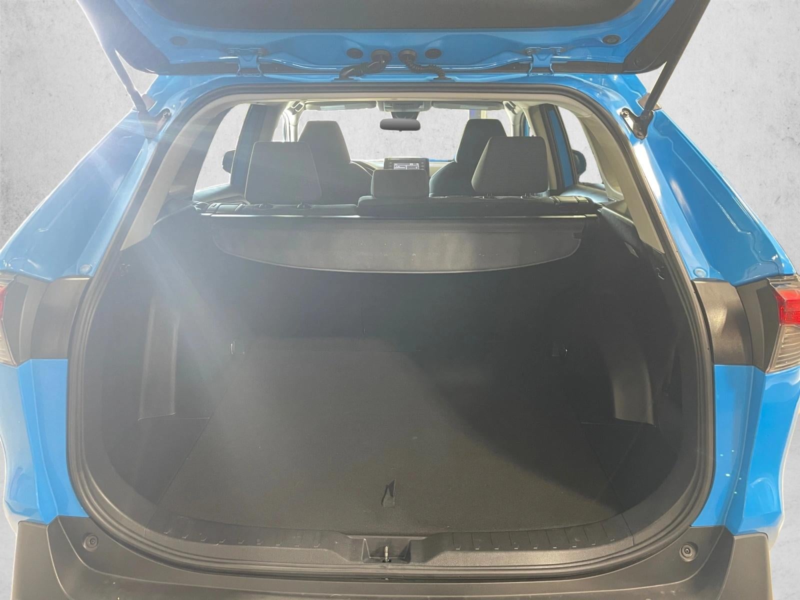 2021 Toyota RAV4 LE FWD (Natl)
