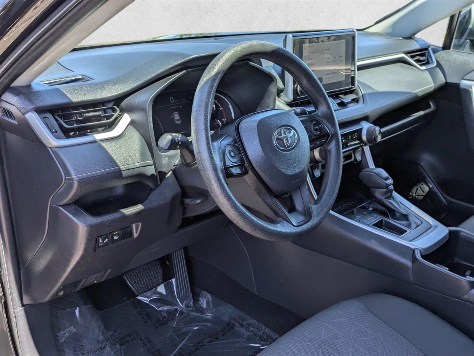 2025 Toyota RAV4 XLE FWD (GS)