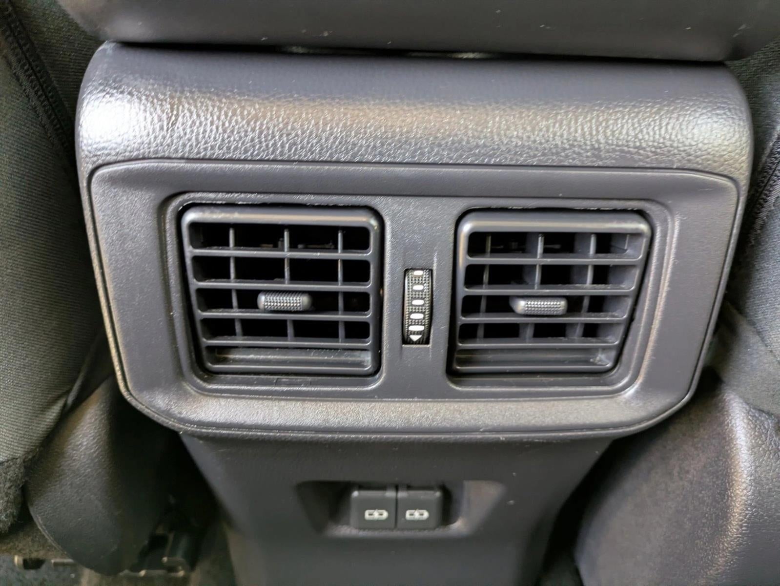 2025 Toyota RAV4 XLE FWD (GS)