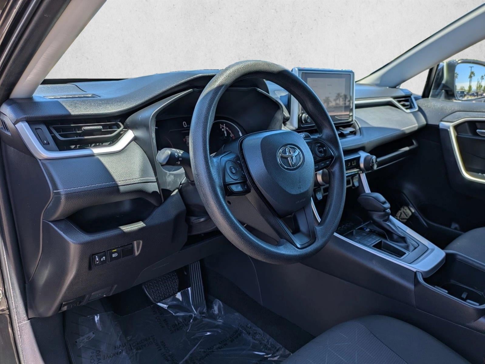 2025 Toyota RAV4 XLE FWD (GS)