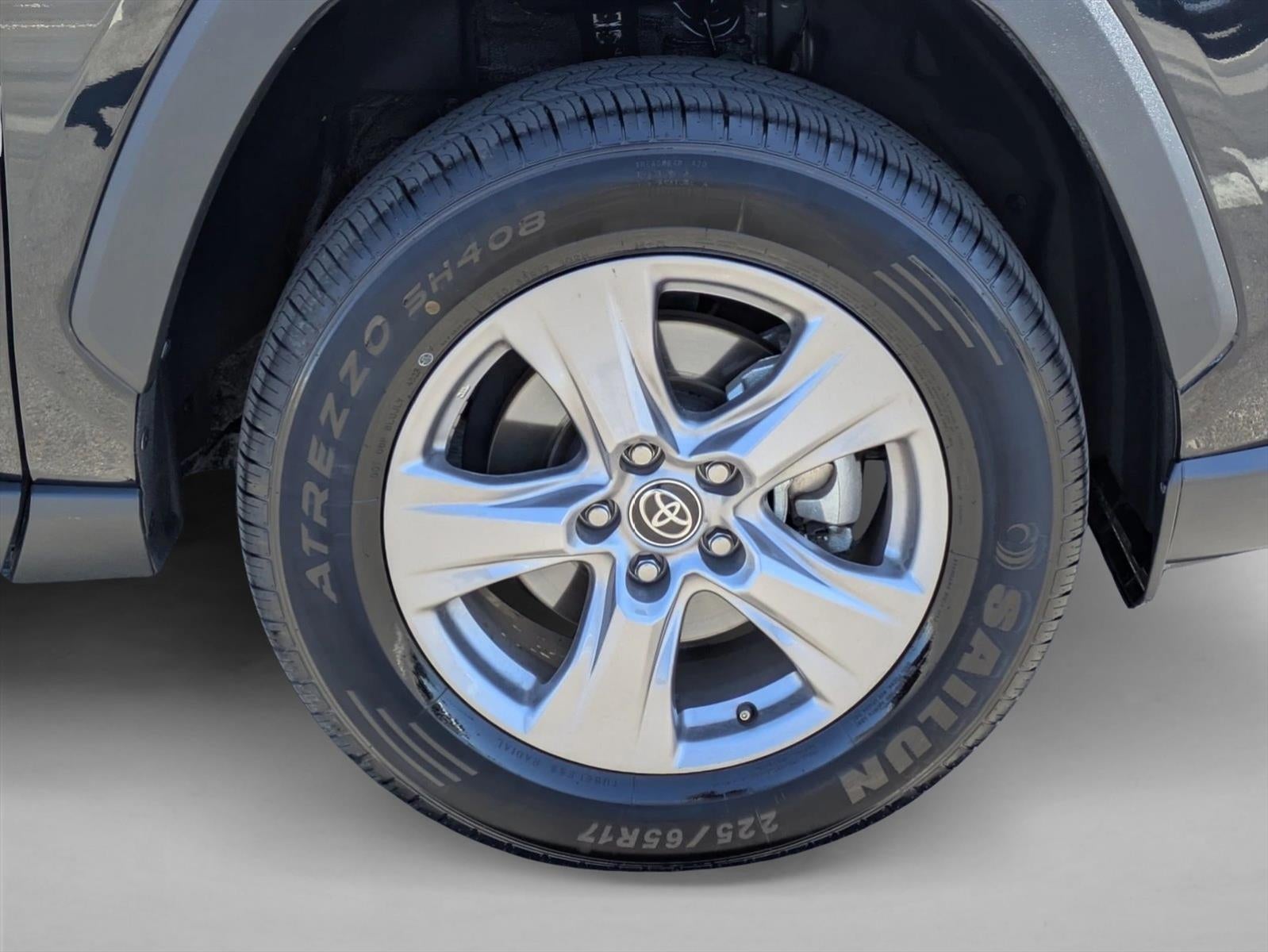 2025 Toyota RAV4 XLE FWD (GS)