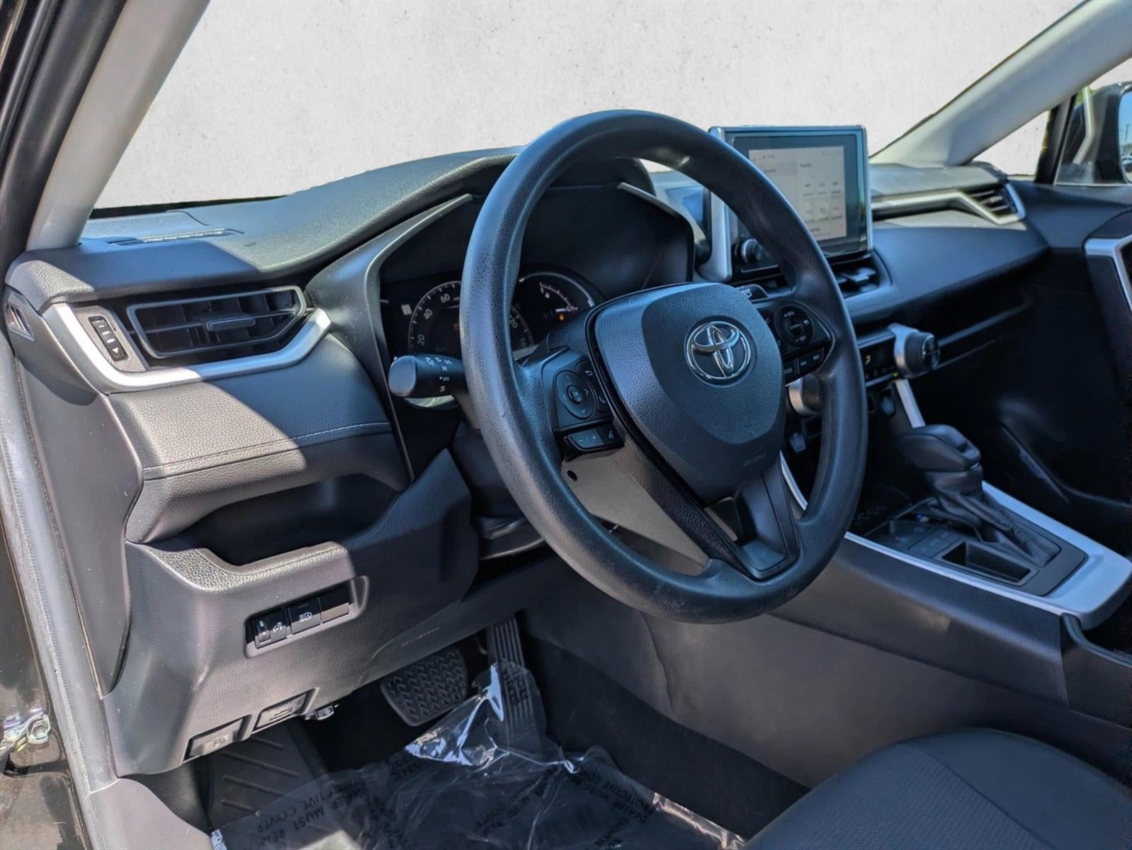 2023 Toyota RAV4 XLE FWD (GS)