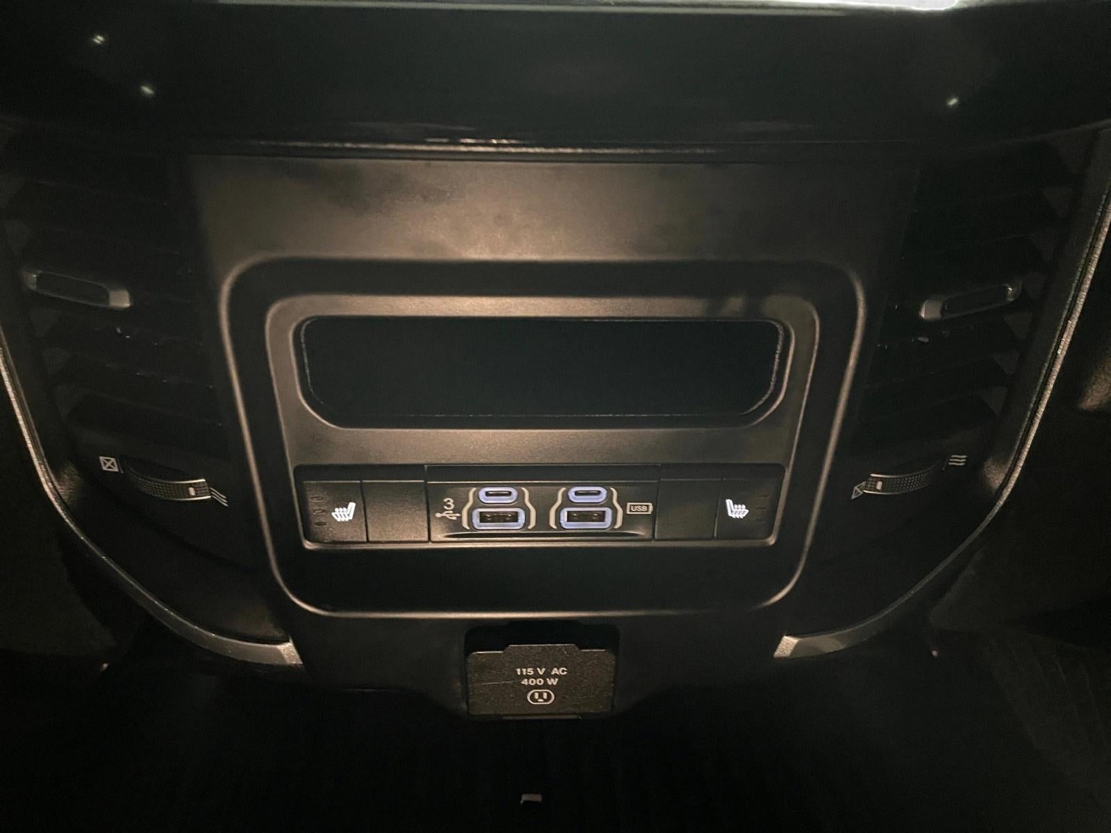 2020 RAM 3500 Laramie 4x4 Crew Cab 8' Box