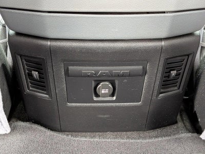 2015 RAM 1500 4WD Crew Cab 5.7 Ft Box Big Horn