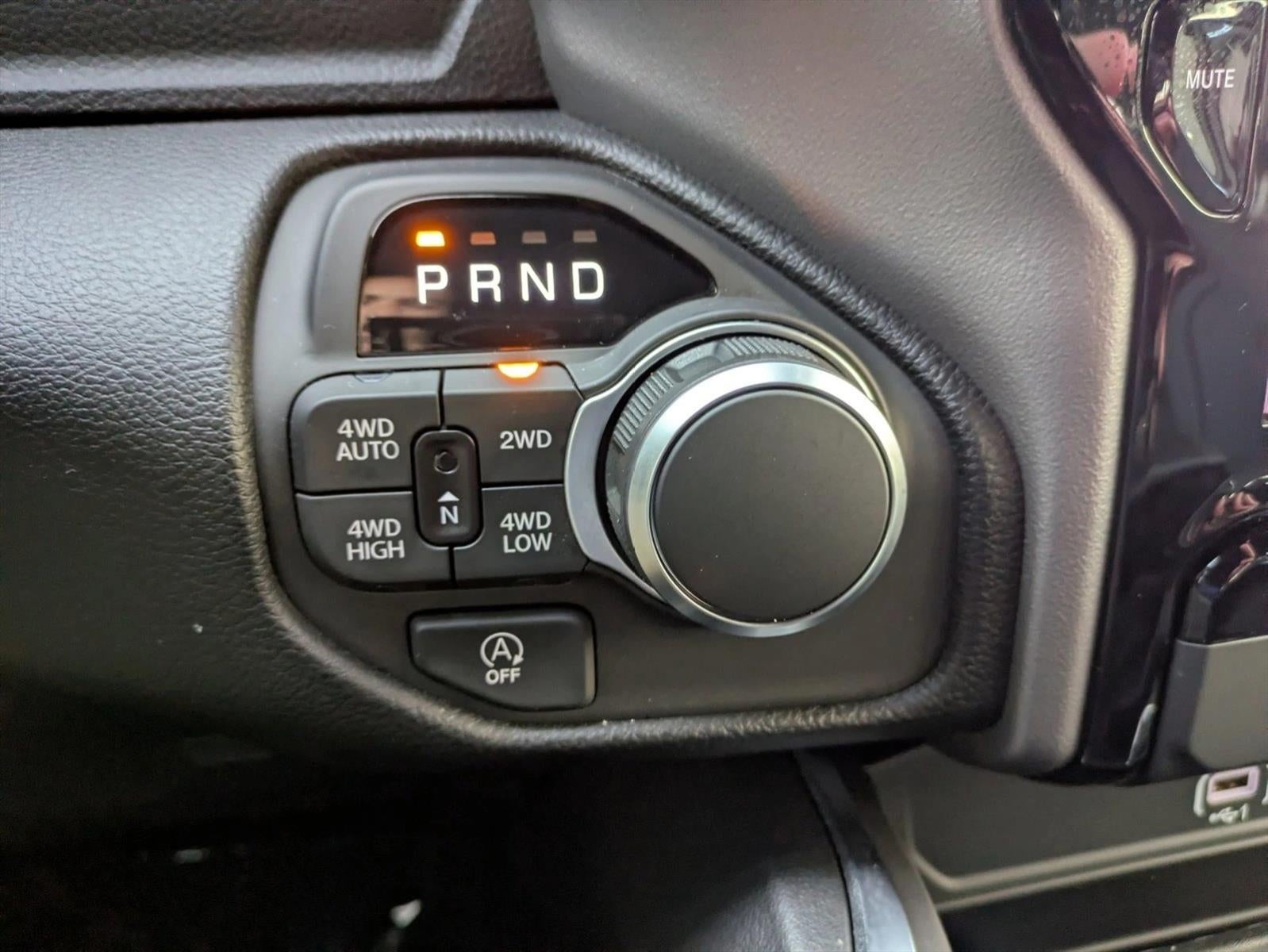 2025 RAM 1500 Big Horn 4x4 Crew Cab 5'7" Box