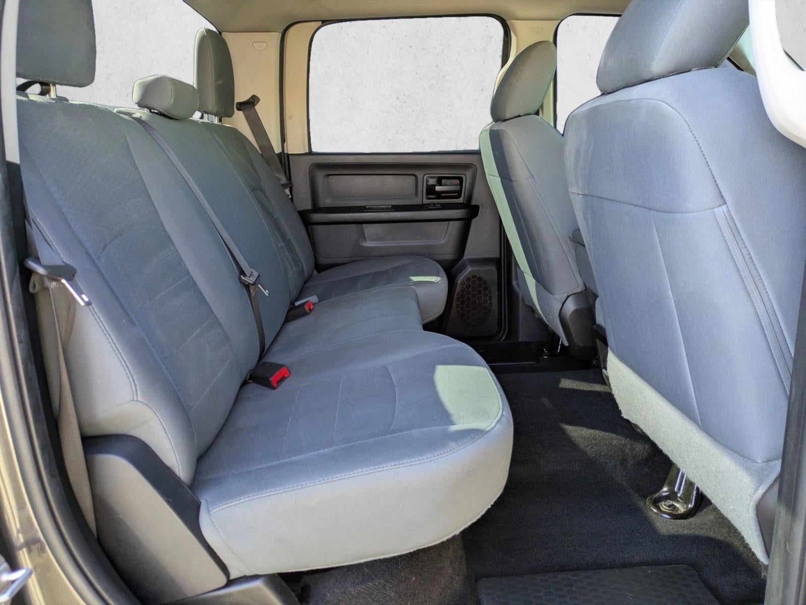 2017 RAM 2500 Tradesman 4x4 Crew Cab 6'4" Box