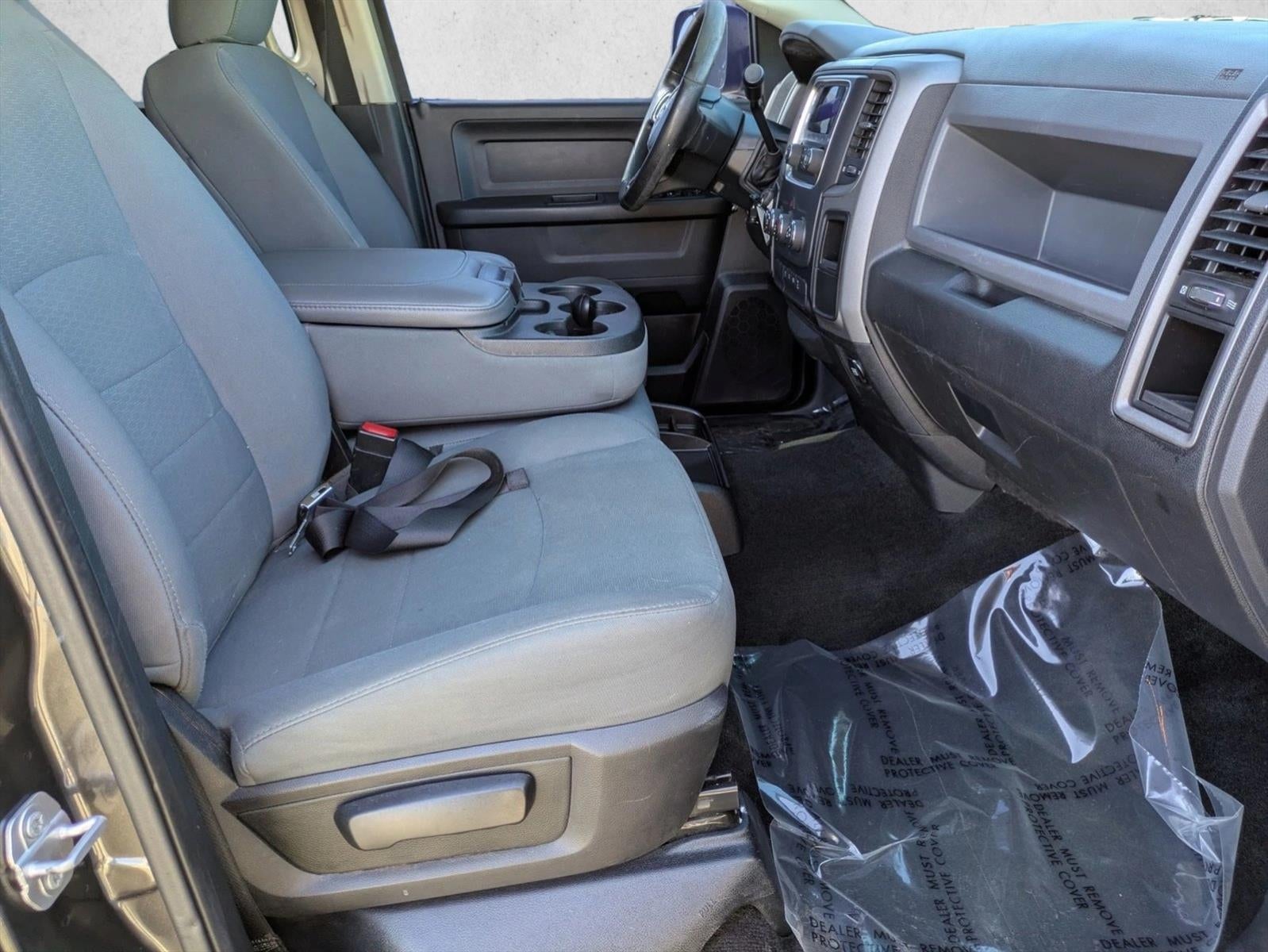 2017 RAM 2500 Tradesman 4x4 Crew Cab 6'4" Box