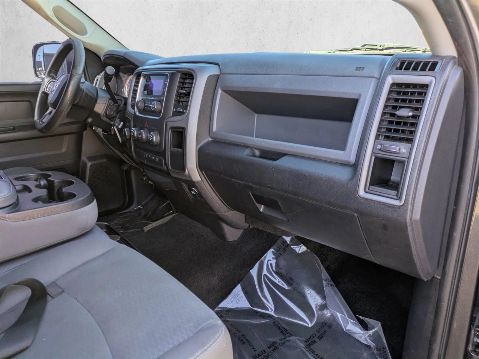 2017 RAM 2500 Tradesman 4x4 Crew Cab 6'4" Box