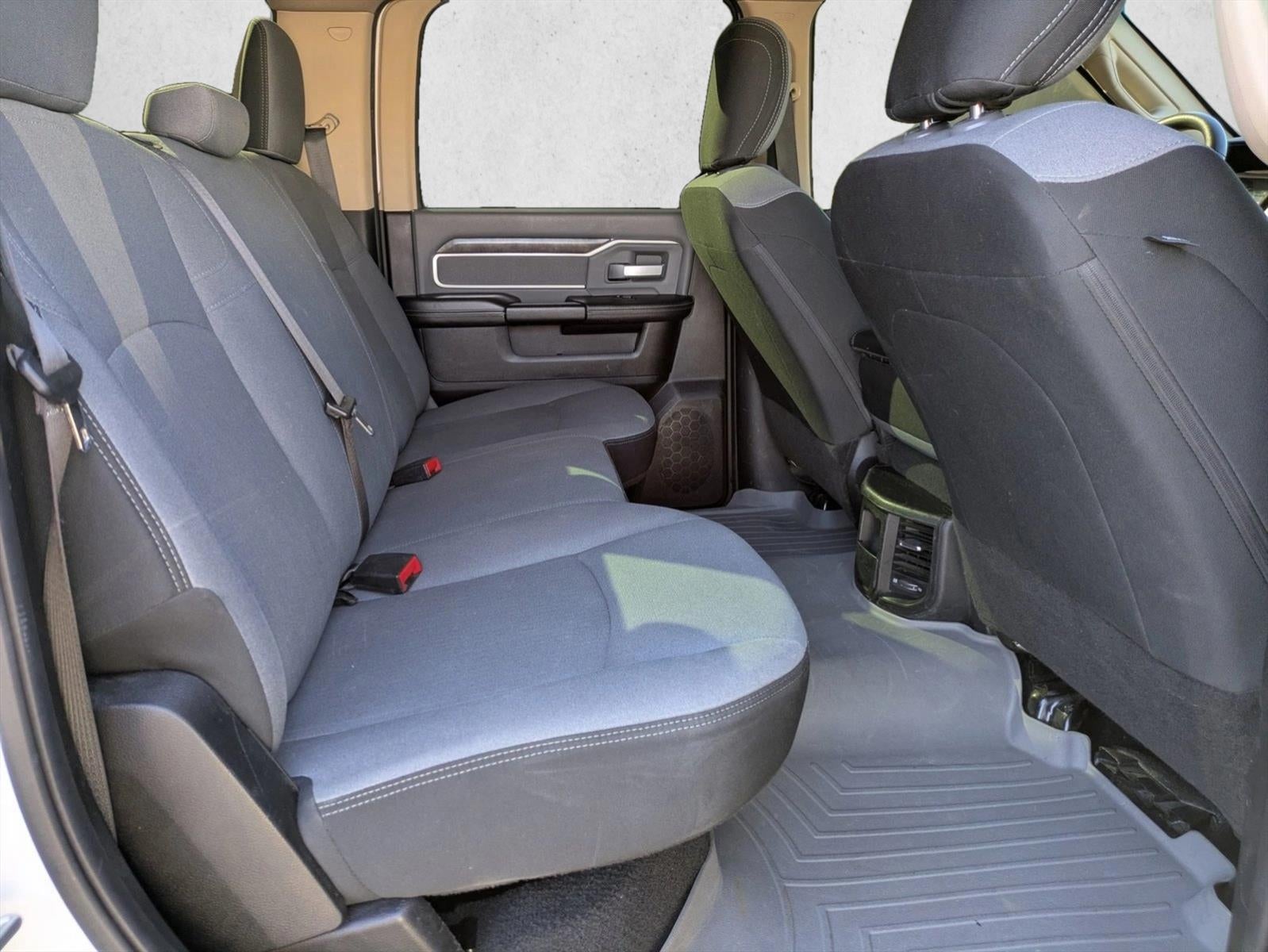 2019 RAM 2500 Big Horn 4x4 Crew Cab 6'4" Box