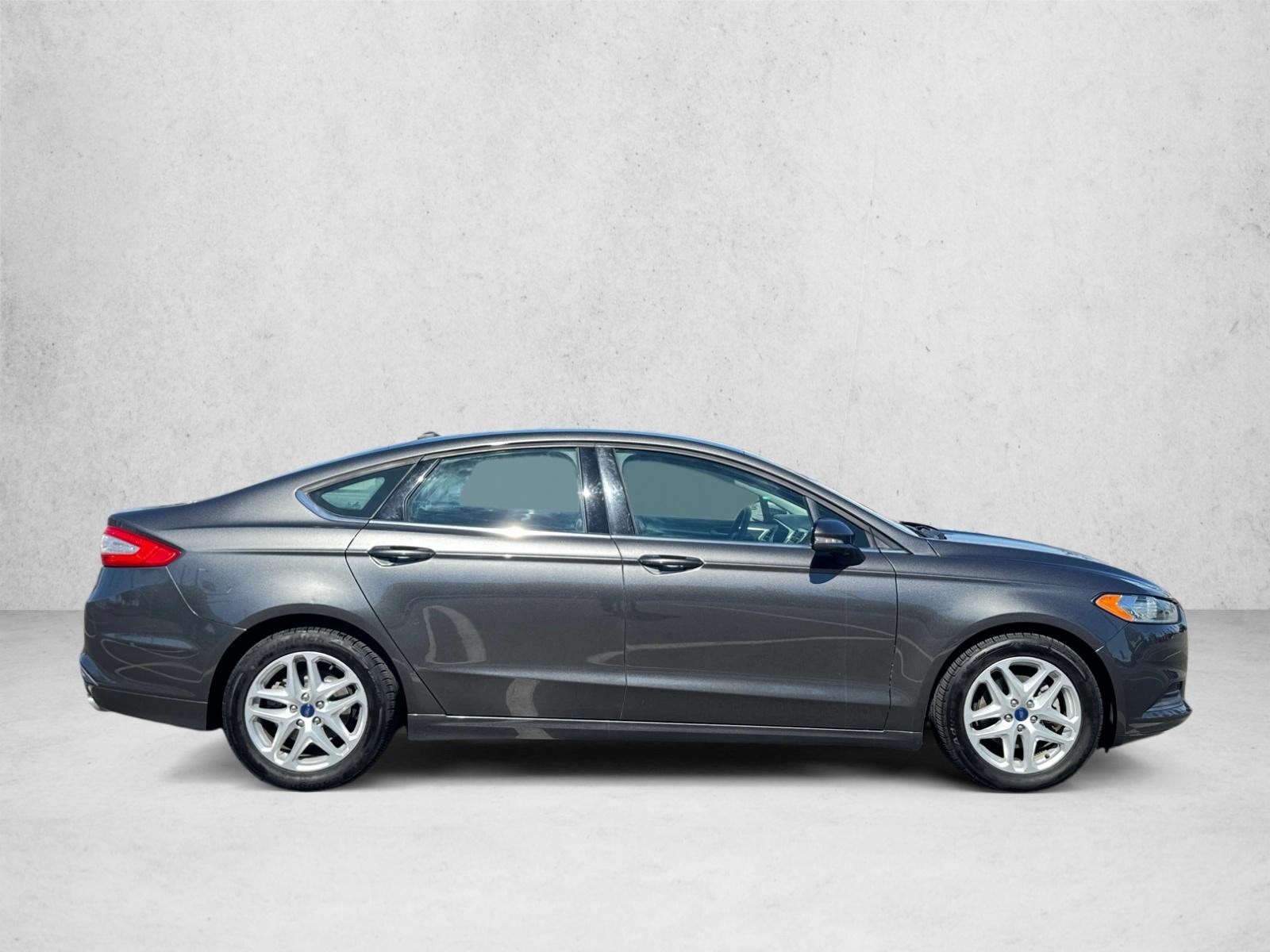 2016 Ford Fusion 4dr Sdn SE FWD
