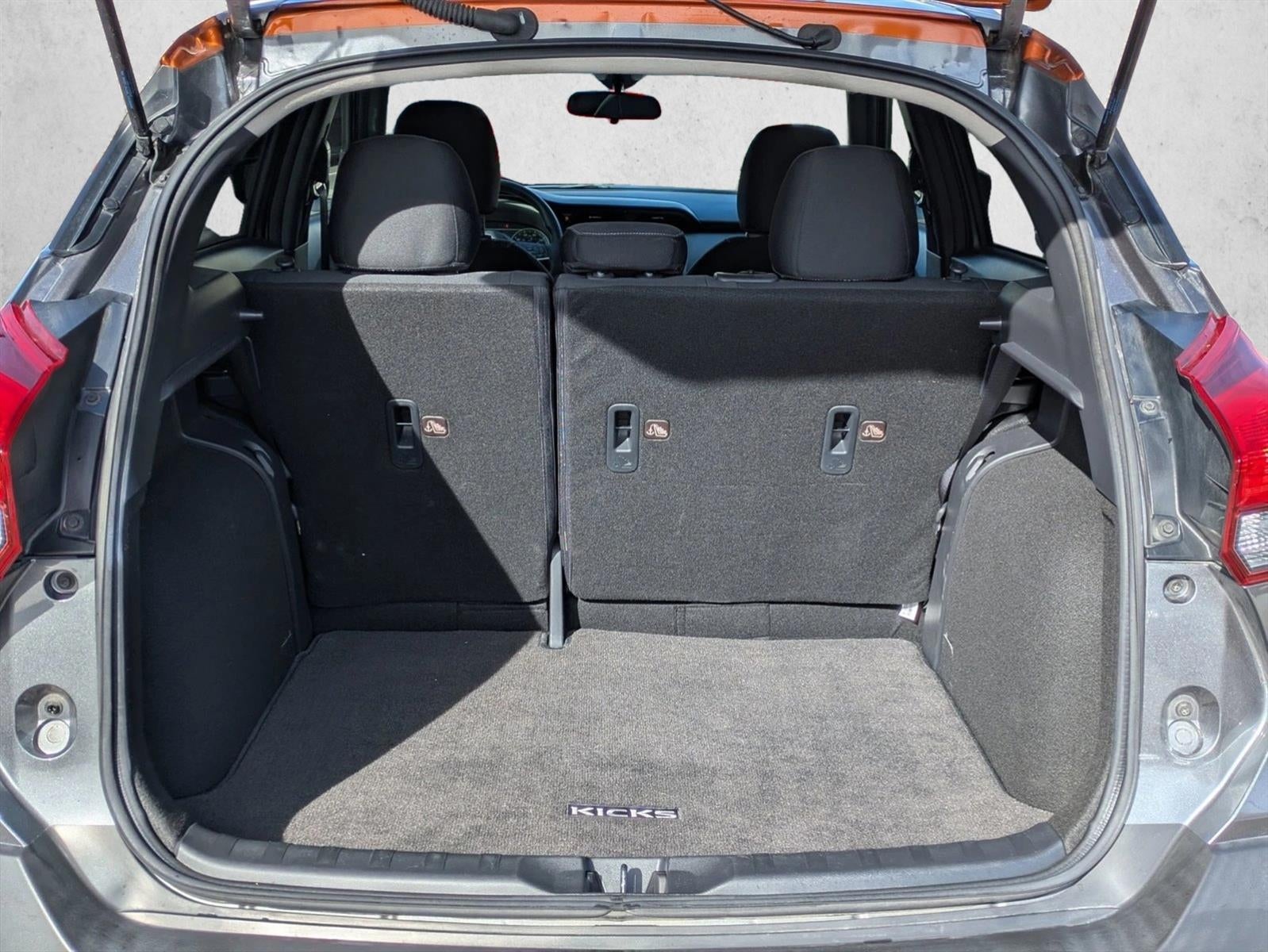 2020 Nissan Kicks SV FWD