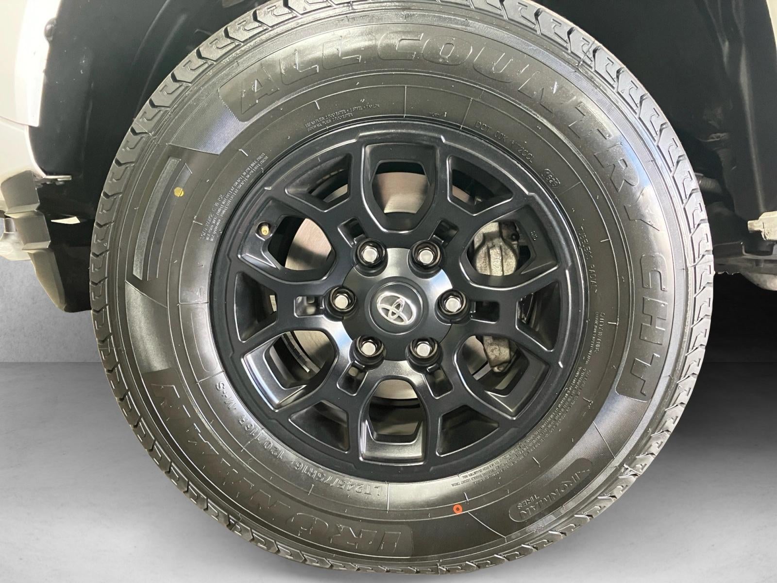 2022 Toyota Tacoma 2WD 2WD SR5 Double Cab 5' Bed V6 AT (Natl)