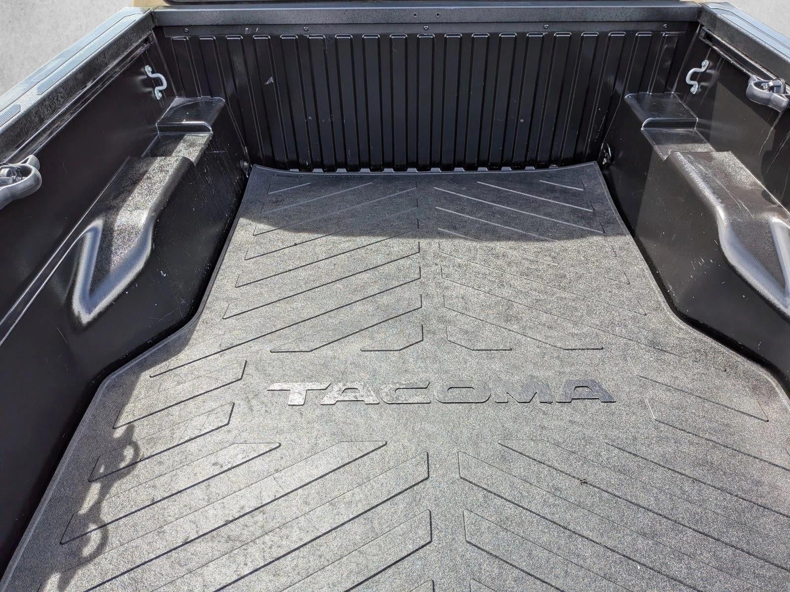 2020 Toyota Tacoma 2WD 2WD SR5 Double Cab 5' Bed V6 AT (Natl)