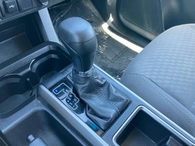 2022 Toyota Tacoma 4WD 4WD SR5 Double Cab 5' Bed V6 AT (Natl)