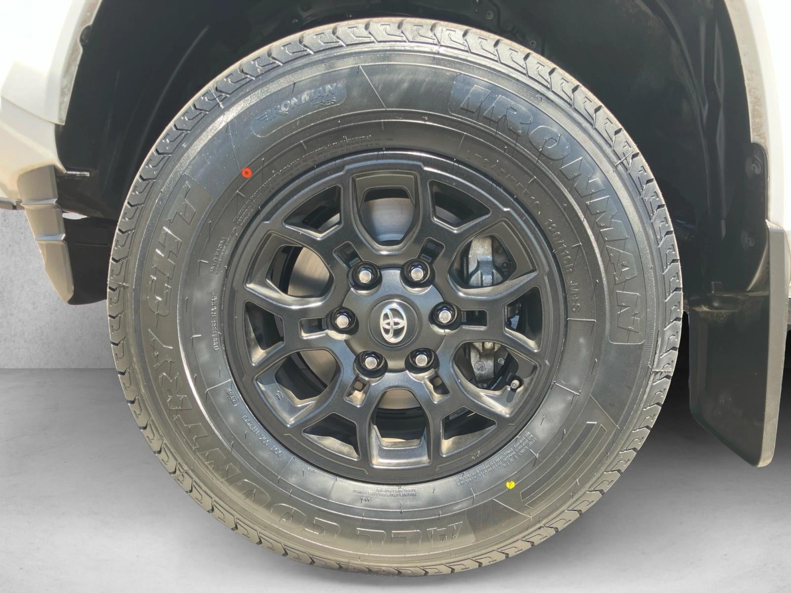 2022 Toyota Tacoma 4WD 4WD SR5 Double Cab 5' Bed V6 AT (Natl)