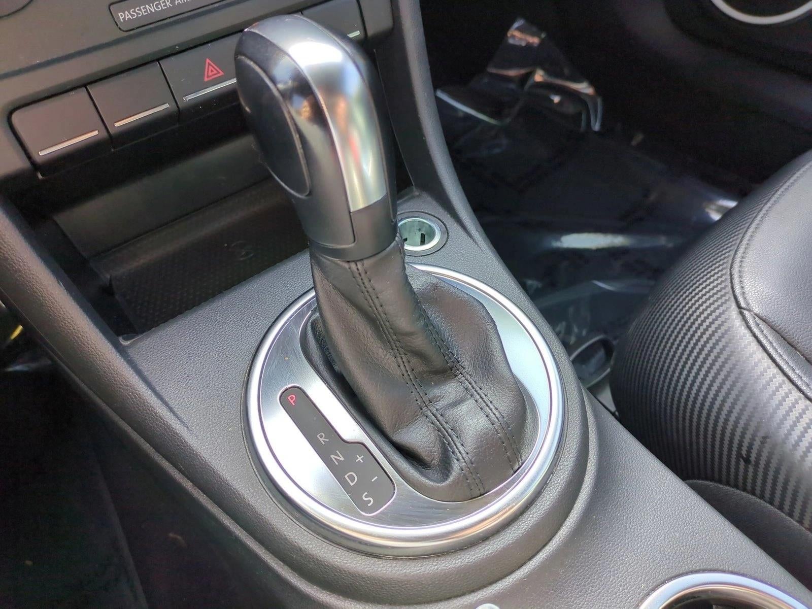 2013 Volkswagen Beetle 2dr Auto 2.5L PZEV