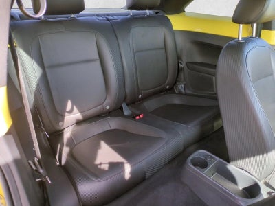 2013 Volkswagen Beetle 2dr Auto 2.5L PZEV