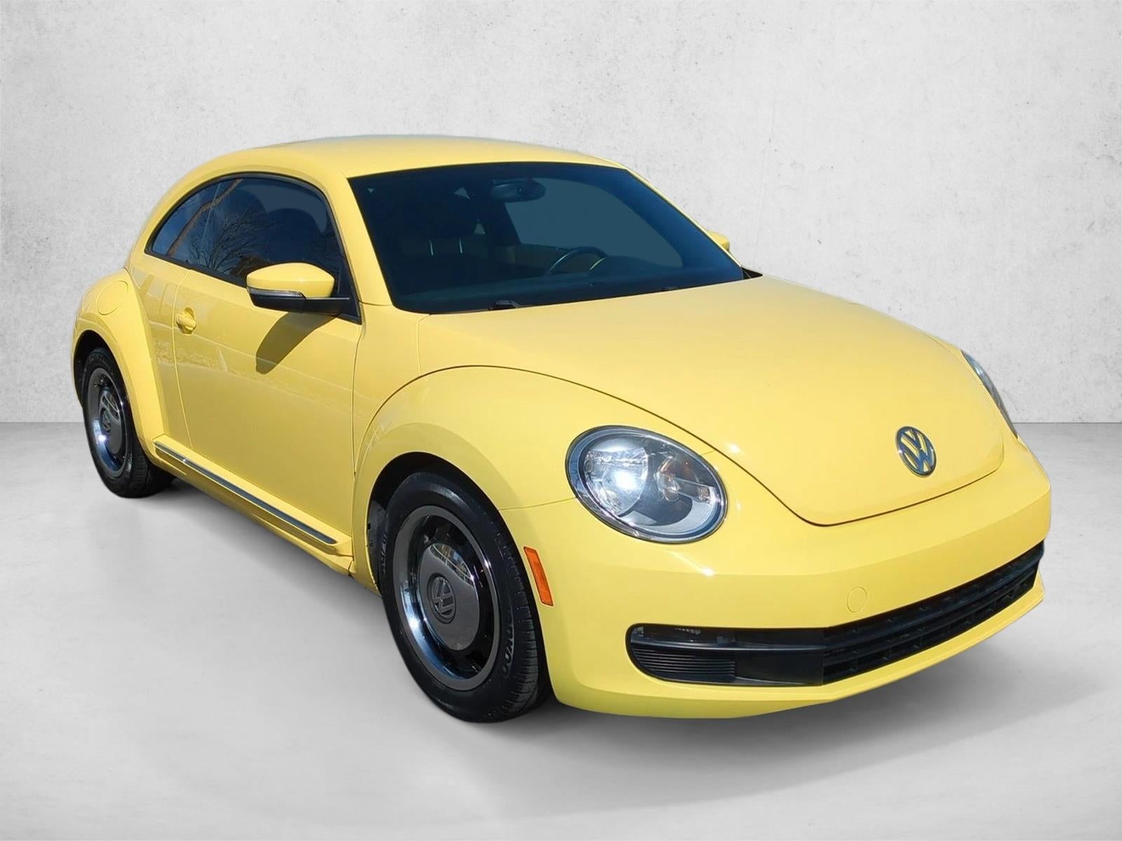 2013 Volkswagen Beetle 2dr Auto 2.5L PZEV