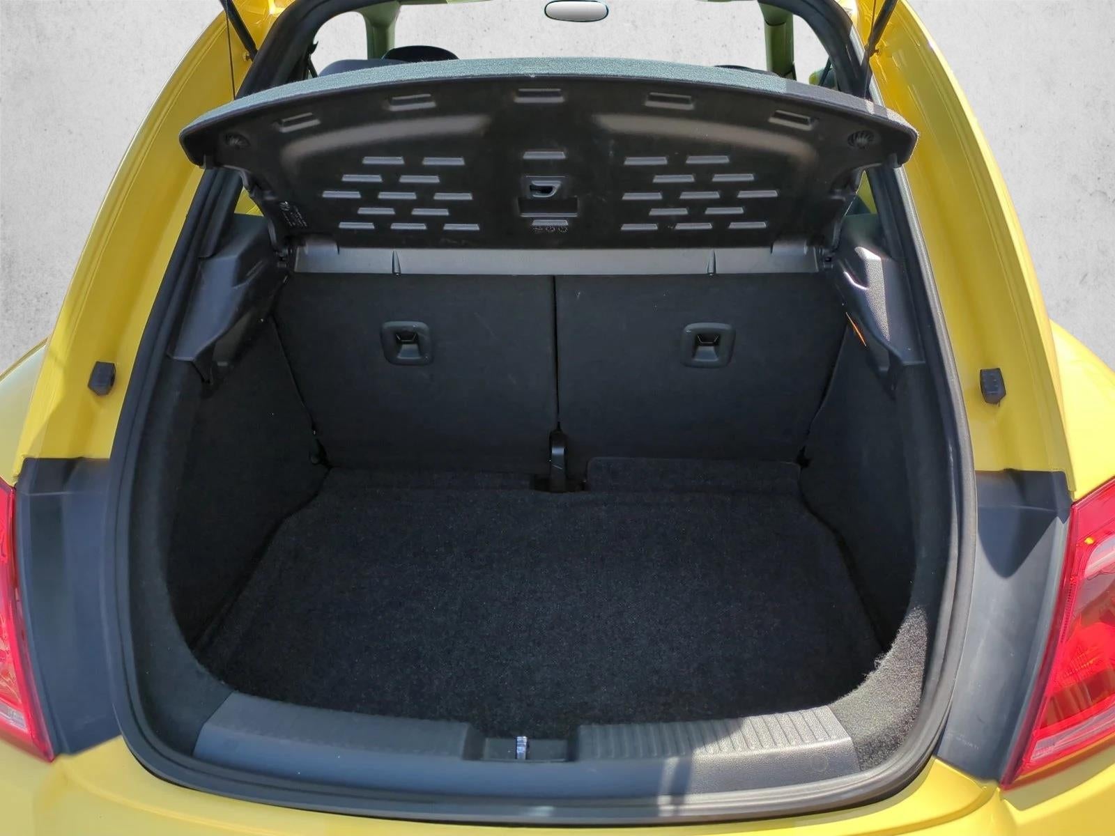 2013 Volkswagen Beetle 2dr Auto 2.5L PZEV