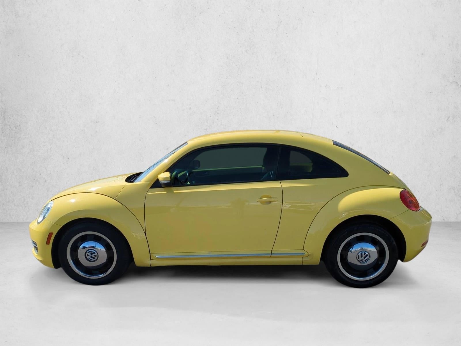 2013 Volkswagen Beetle 2dr Auto 2.5L PZEV