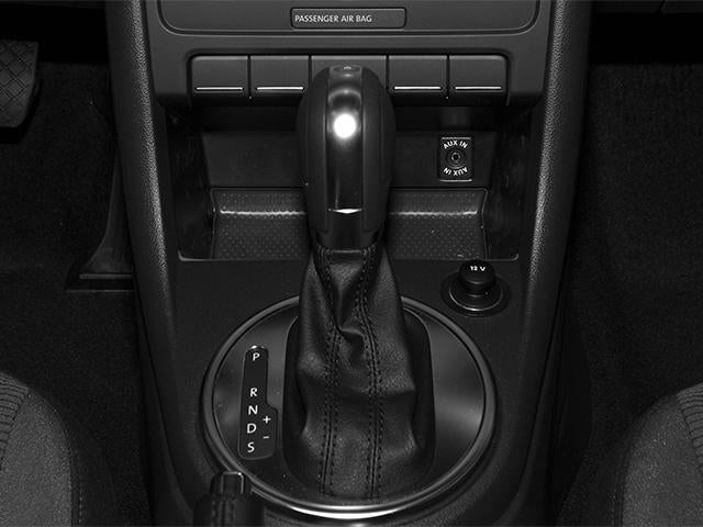 2013 Volkswagen Beetle 2dr Auto 2.5L PZEV
