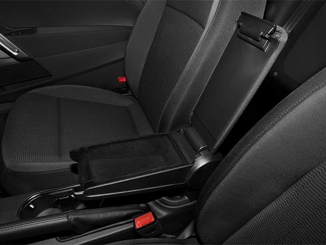 2013 Volkswagen Beetle 2dr Auto 2.5L PZEV