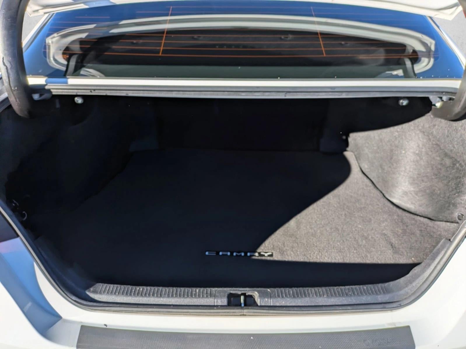 2019 Toyota Camry SE Auto (Natl)