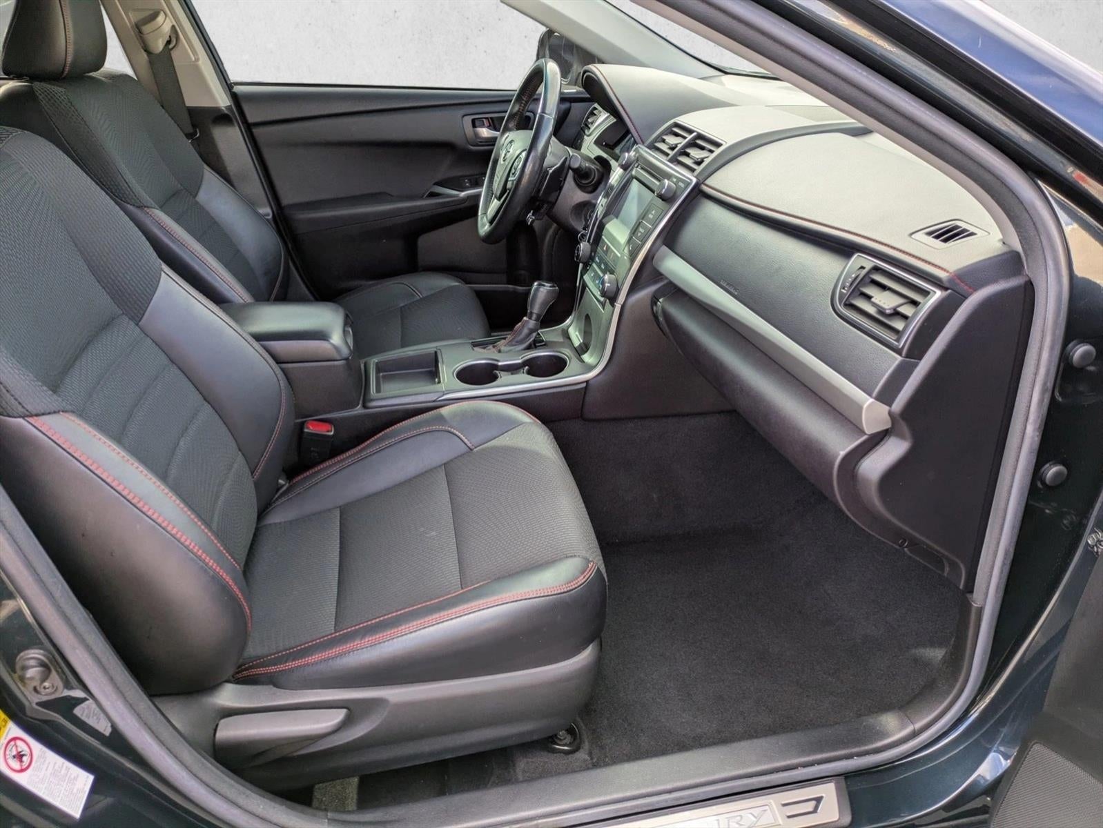 2017 Toyota Camry SE Auto (Natl)