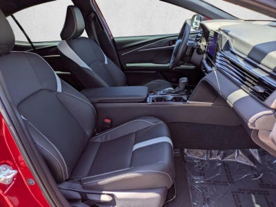 2025 Toyota Camry SE (Natl)