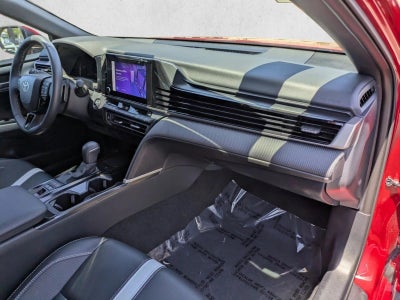 2025 Toyota Camry SE (Natl)