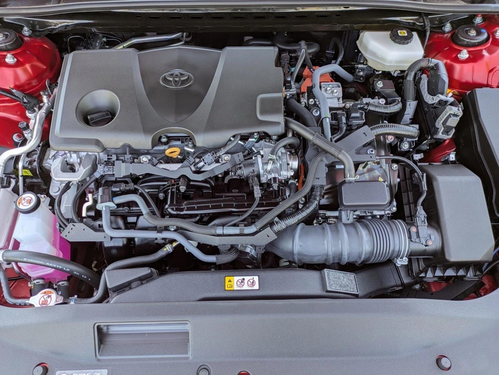2025 Toyota Camry SE (Natl)