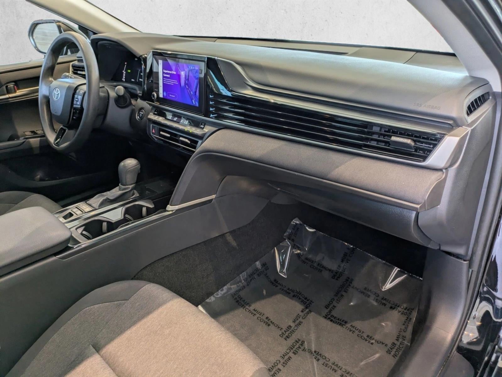 2025 Toyota Camry LE (Natl)