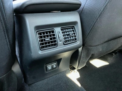 2025 Toyota Camry LE (Natl)