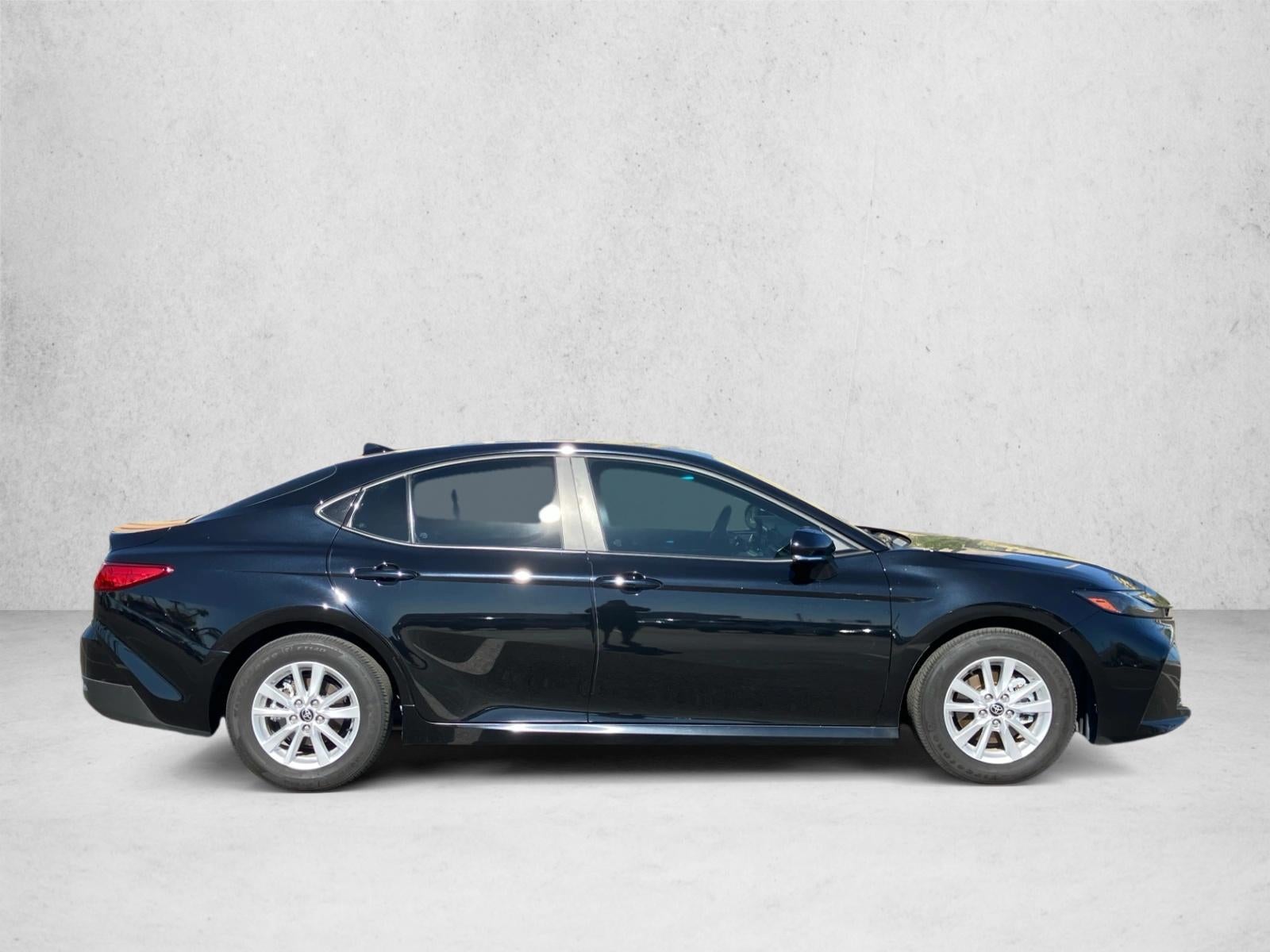 2025 Toyota Camry LE (Natl)