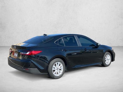 2025 Toyota Camry LE (Natl)