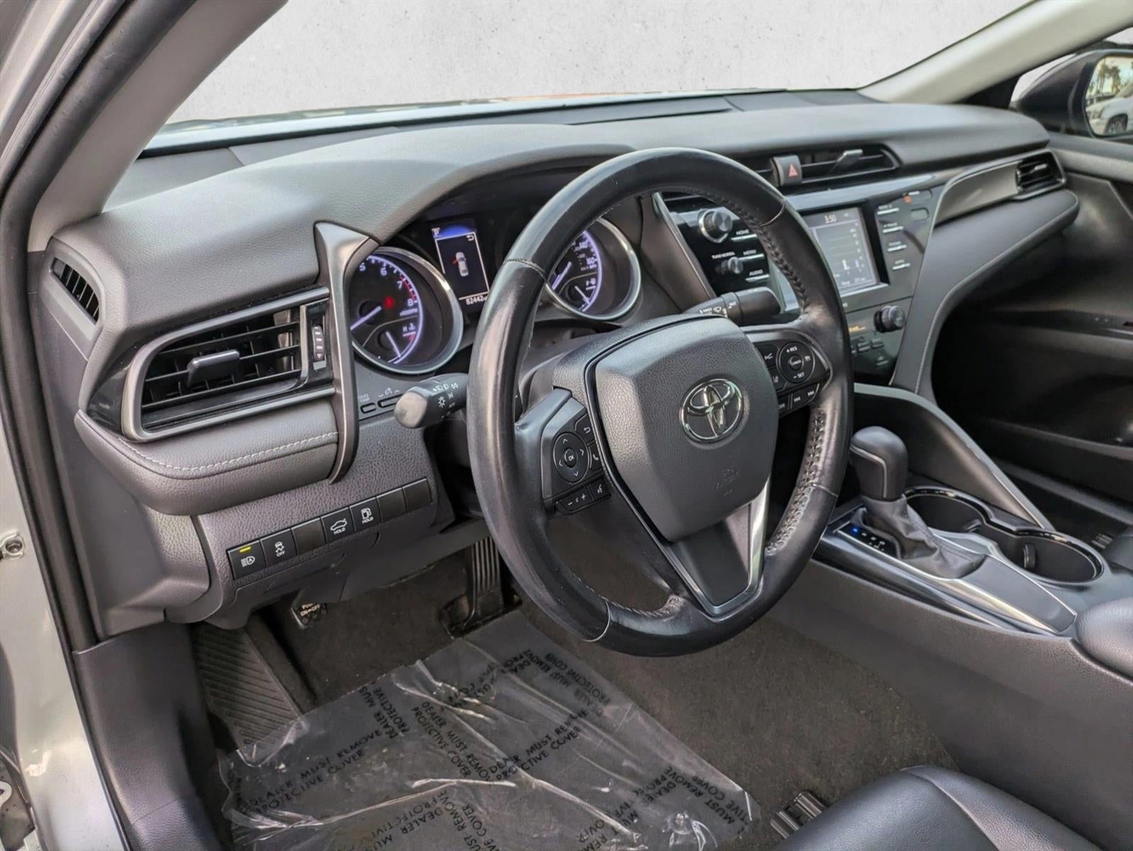 2020 Toyota Camry SE Nightshade Auto (Natl)