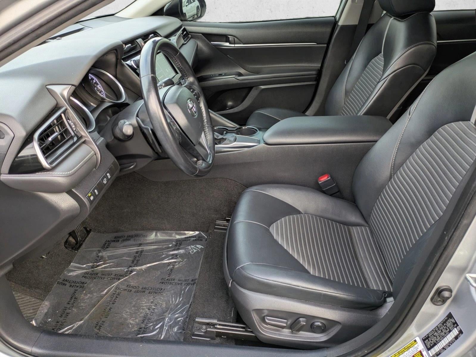 2020 Toyota Camry SE Nightshade Auto (Natl)