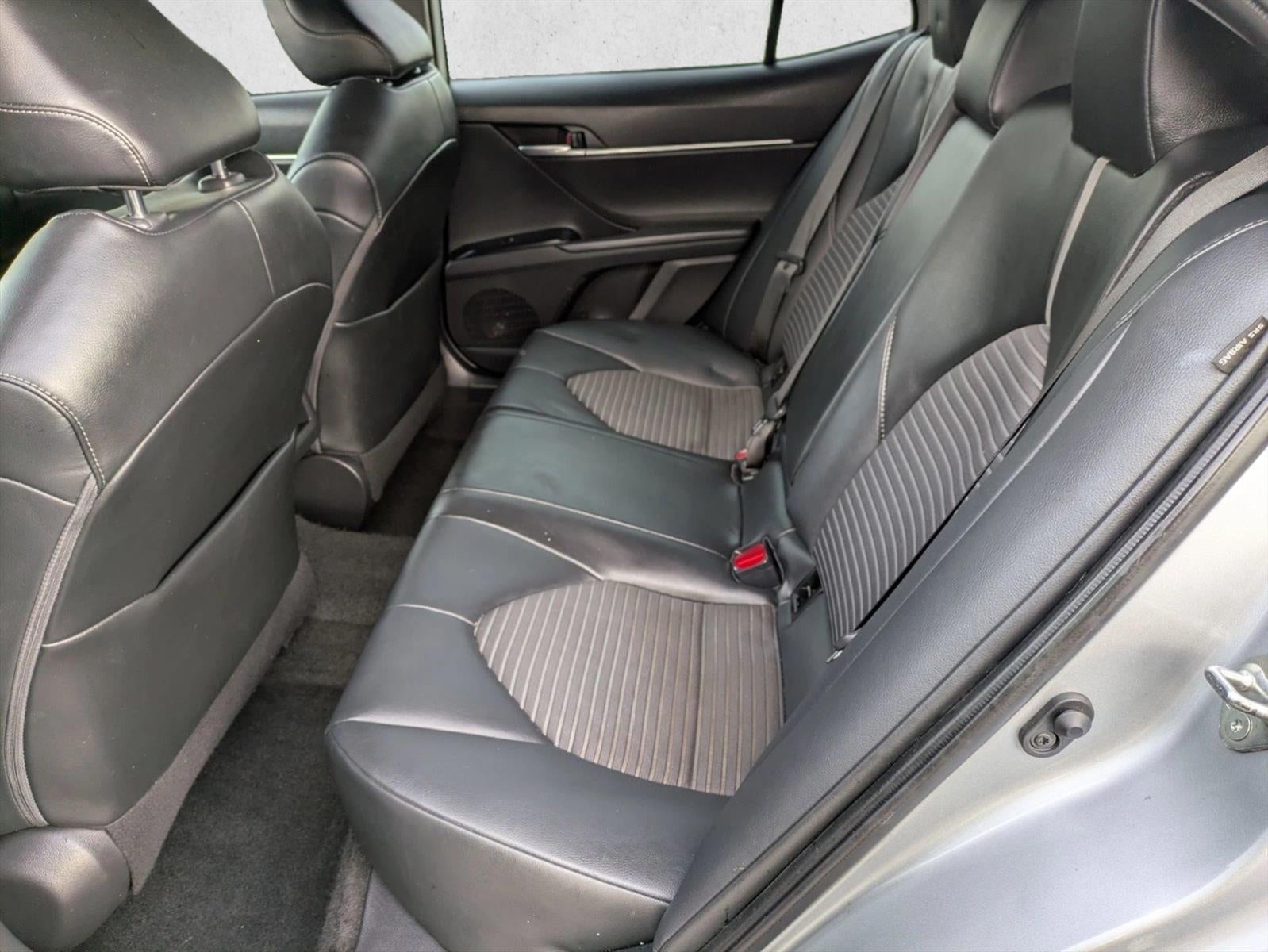 2020 Toyota Camry SE Nightshade Auto (Natl)