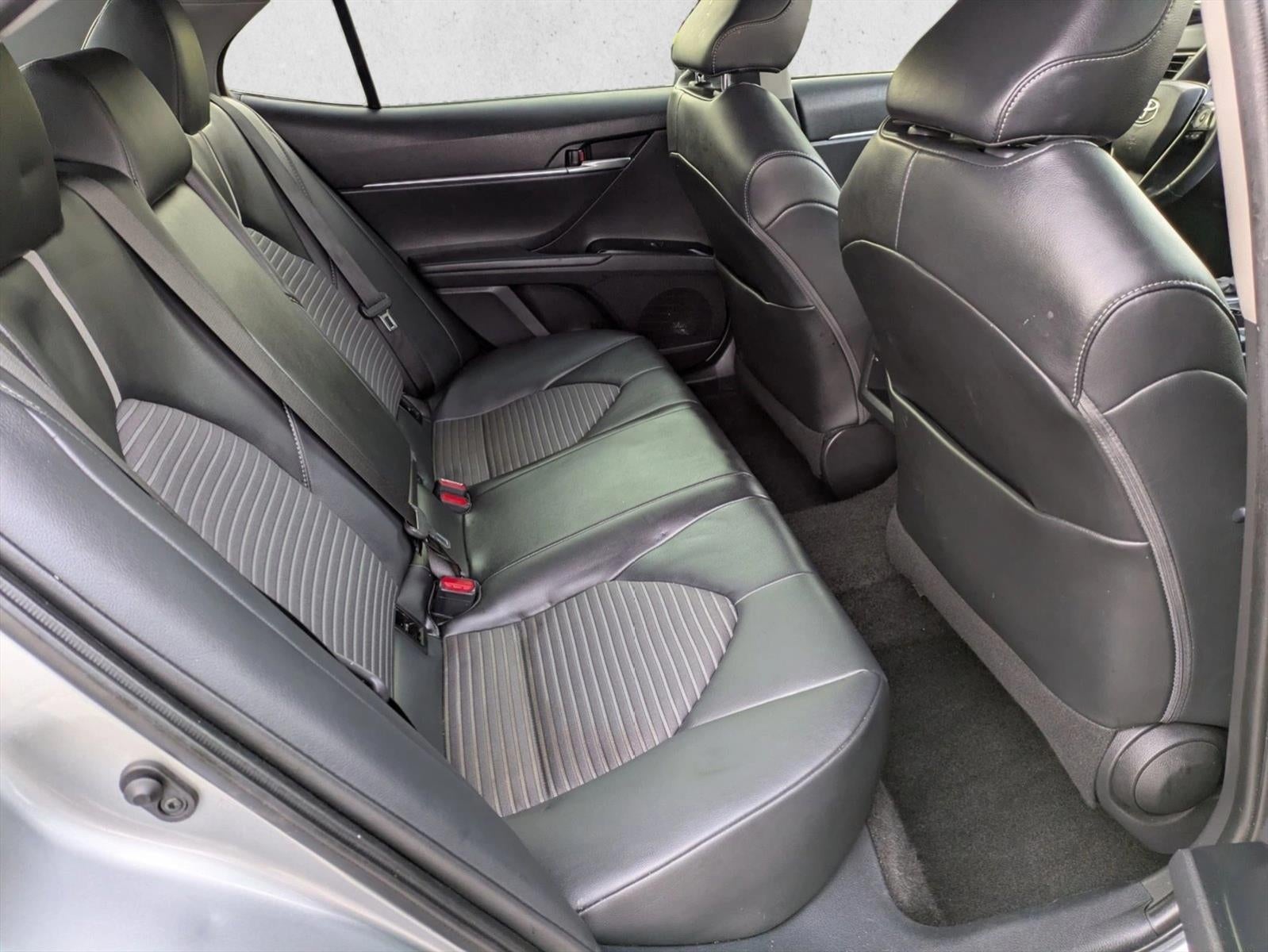 2020 Toyota Camry SE Nightshade Auto (Natl)