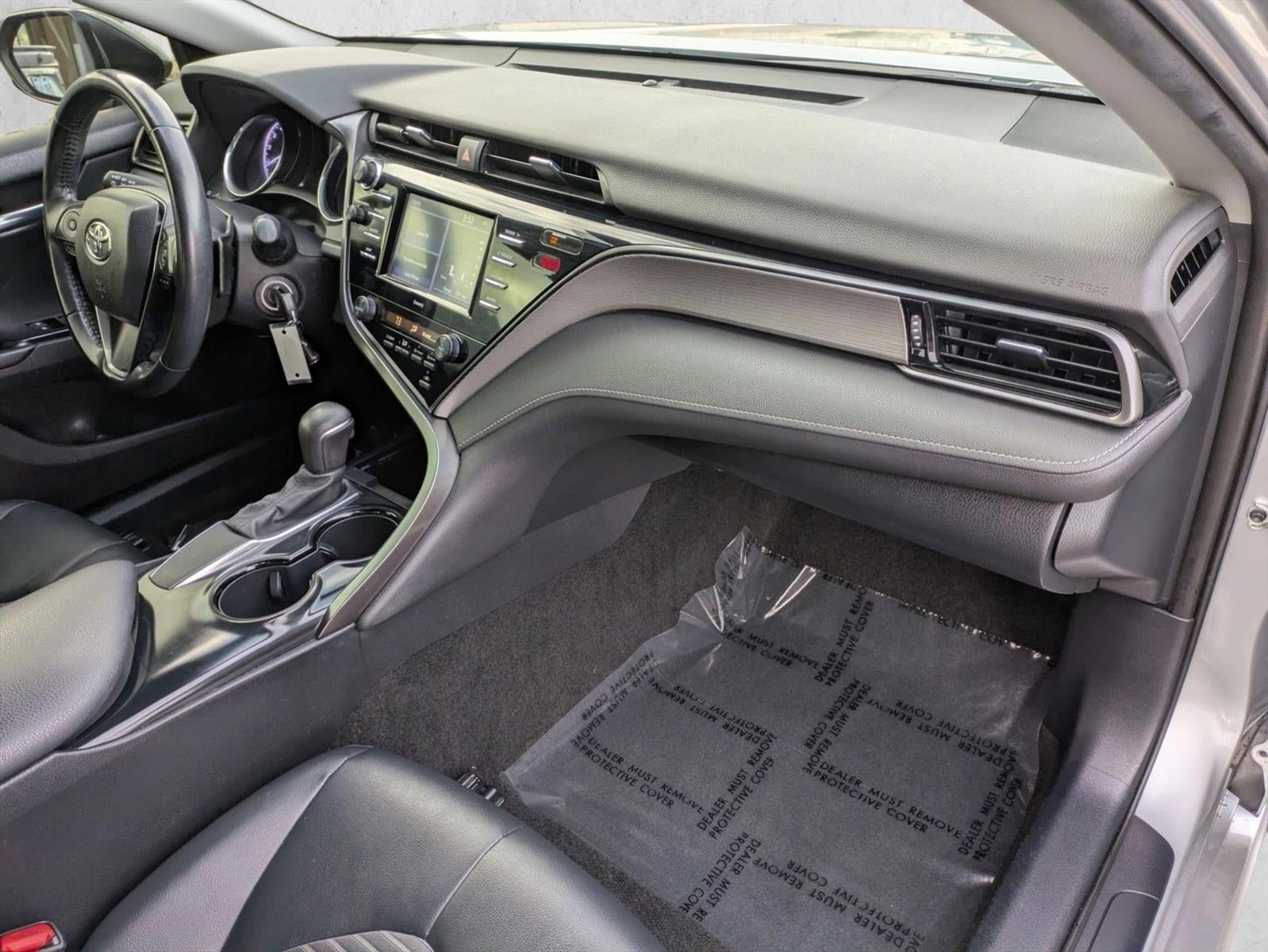 2020 Toyota Camry SE Nightshade Auto (Natl)